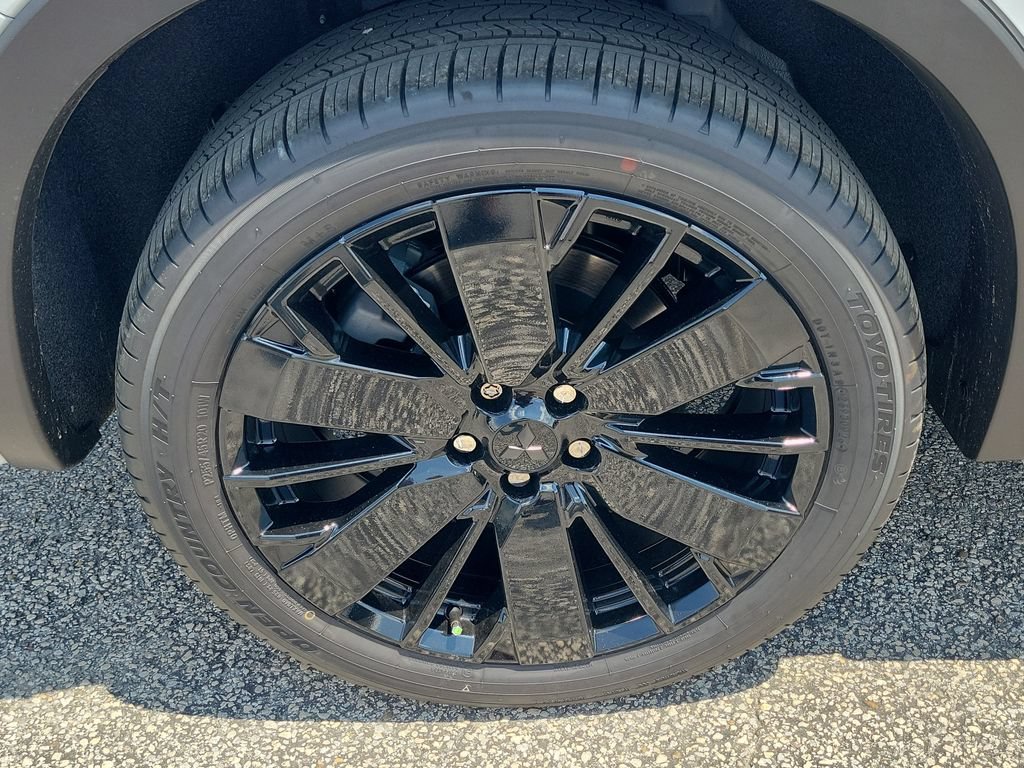 New 2026 Mitsubishi Outlander SEL Black Edition FWD image 5