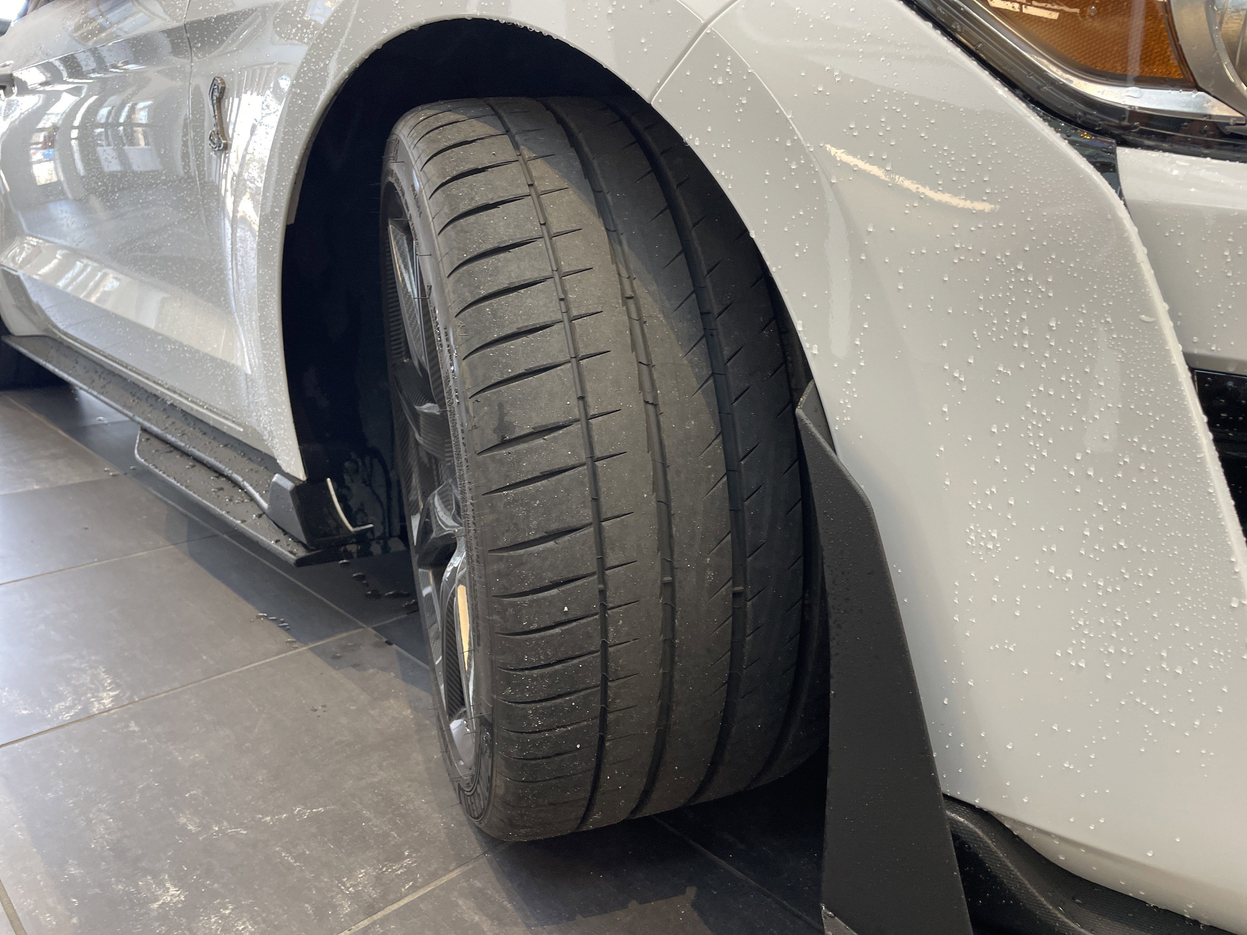 Used 2021 Ford Mustang Shelby GT500 w/ Carbon Fiber Track Pack RWD image 13