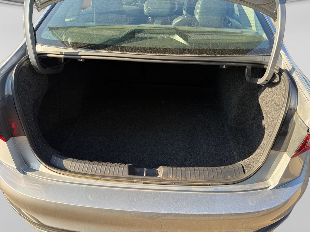 Used 2024 Volkswagen Jetta SE FWD image 41