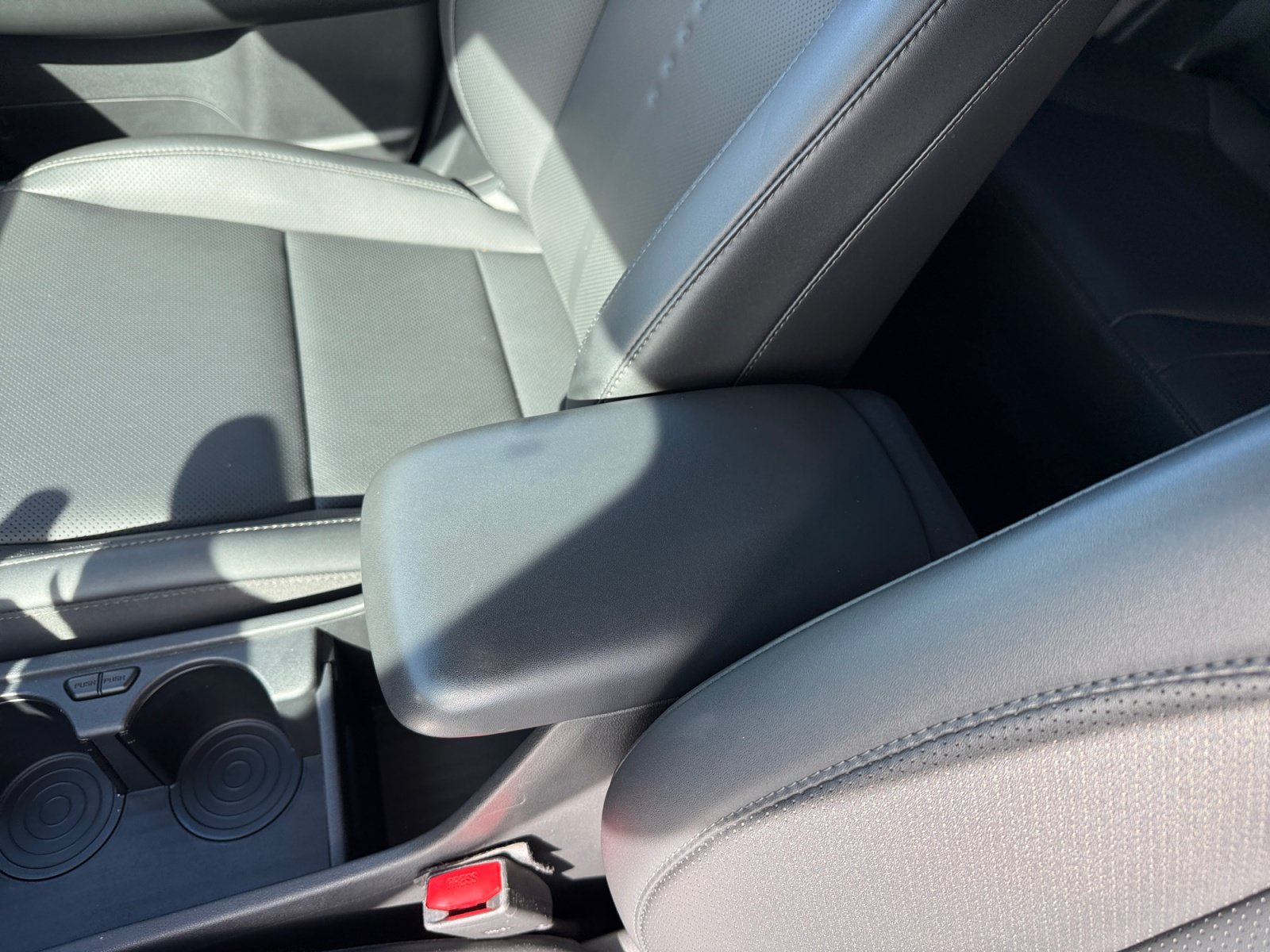 Used 2025 Hyundai Kona Limited FWD image 14