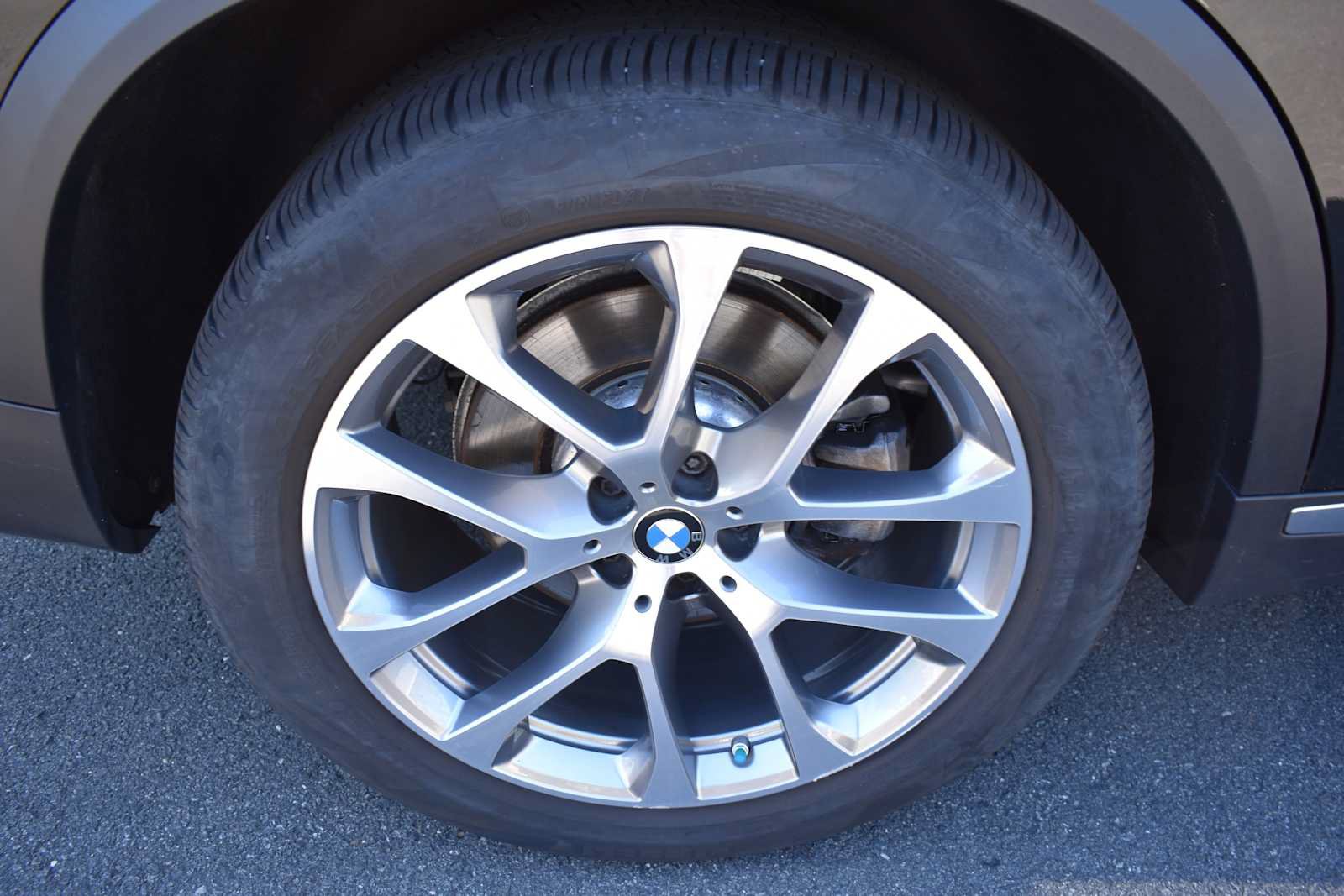 Used 2024 BMW X5 xDrive40i w/ Premium Package AWD/4WD image 7