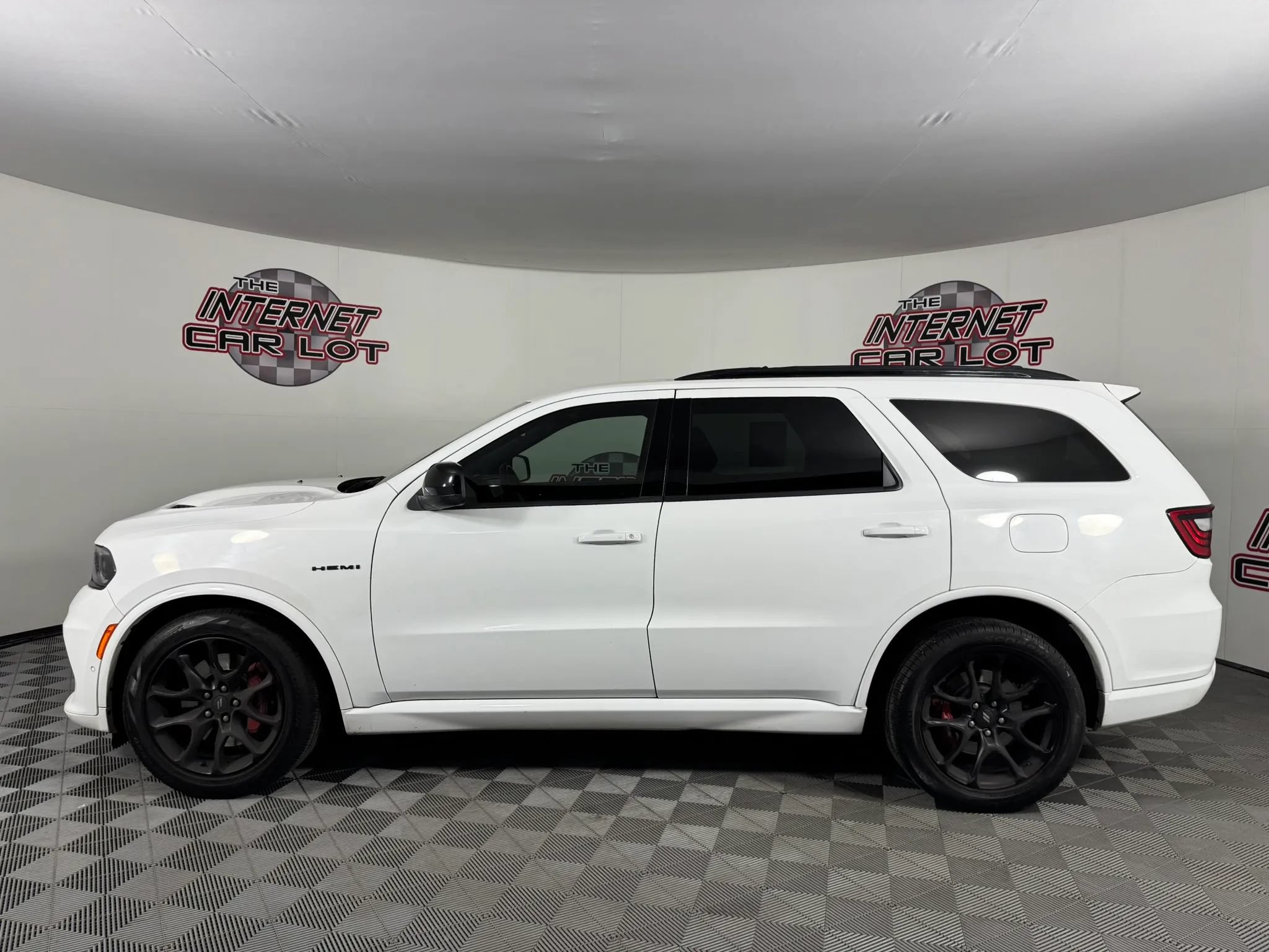 Used 2024 Dodge Durango R/T w/ Tow 'N Go Package AWD/4WD image 4