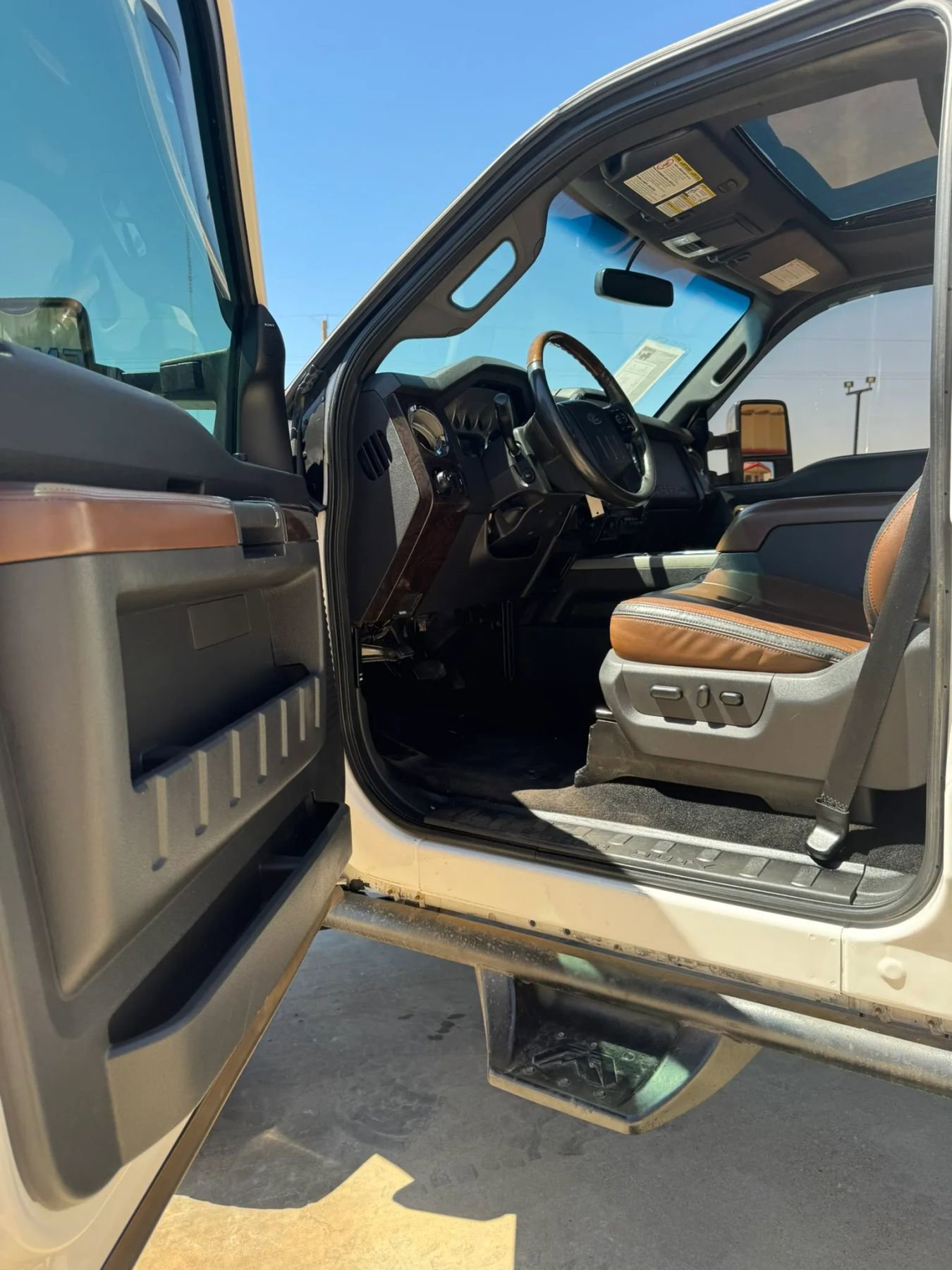 Used 2016 Ford F250 Platinum w/ FX4 Off-Road Package AWD/4WD image 10