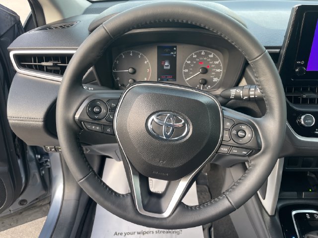 Used 2024 Toyota Corolla Cross LE AWD/4WD image 25