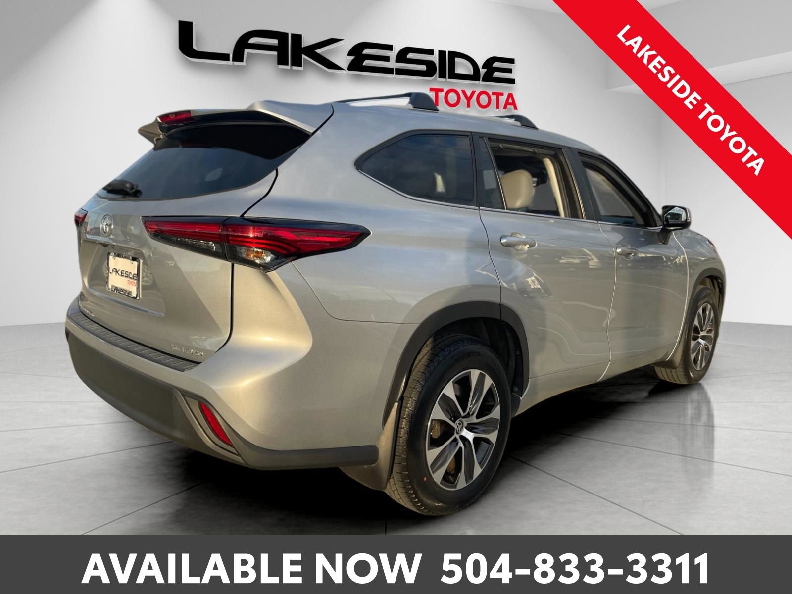 Used 2023 Toyota Highlander L image 6