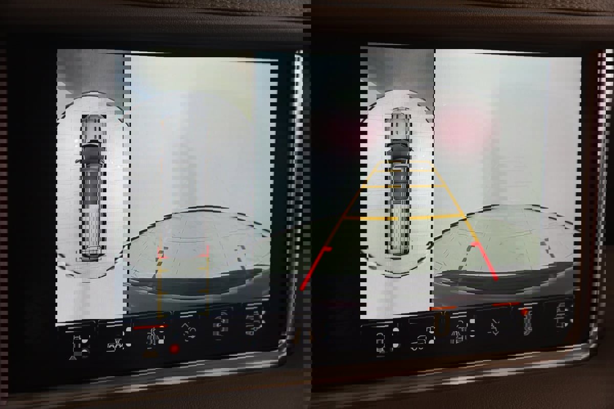 Used 2024 GMC Yukon Denali w/ Denali Reserve Package image 10