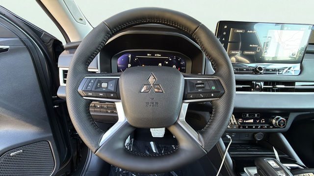 New 2026 Mitsubishi Outlander SEL AWD/4WD image 16