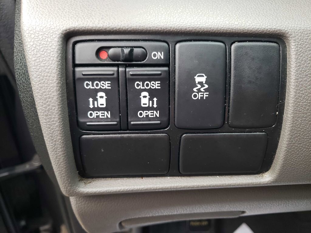 Used 2015 Honda Odyssey EX image 18