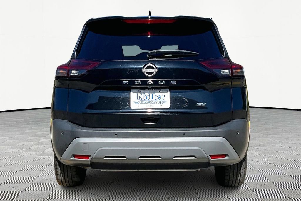 Used 2023 Nissan Rogue SV image 4