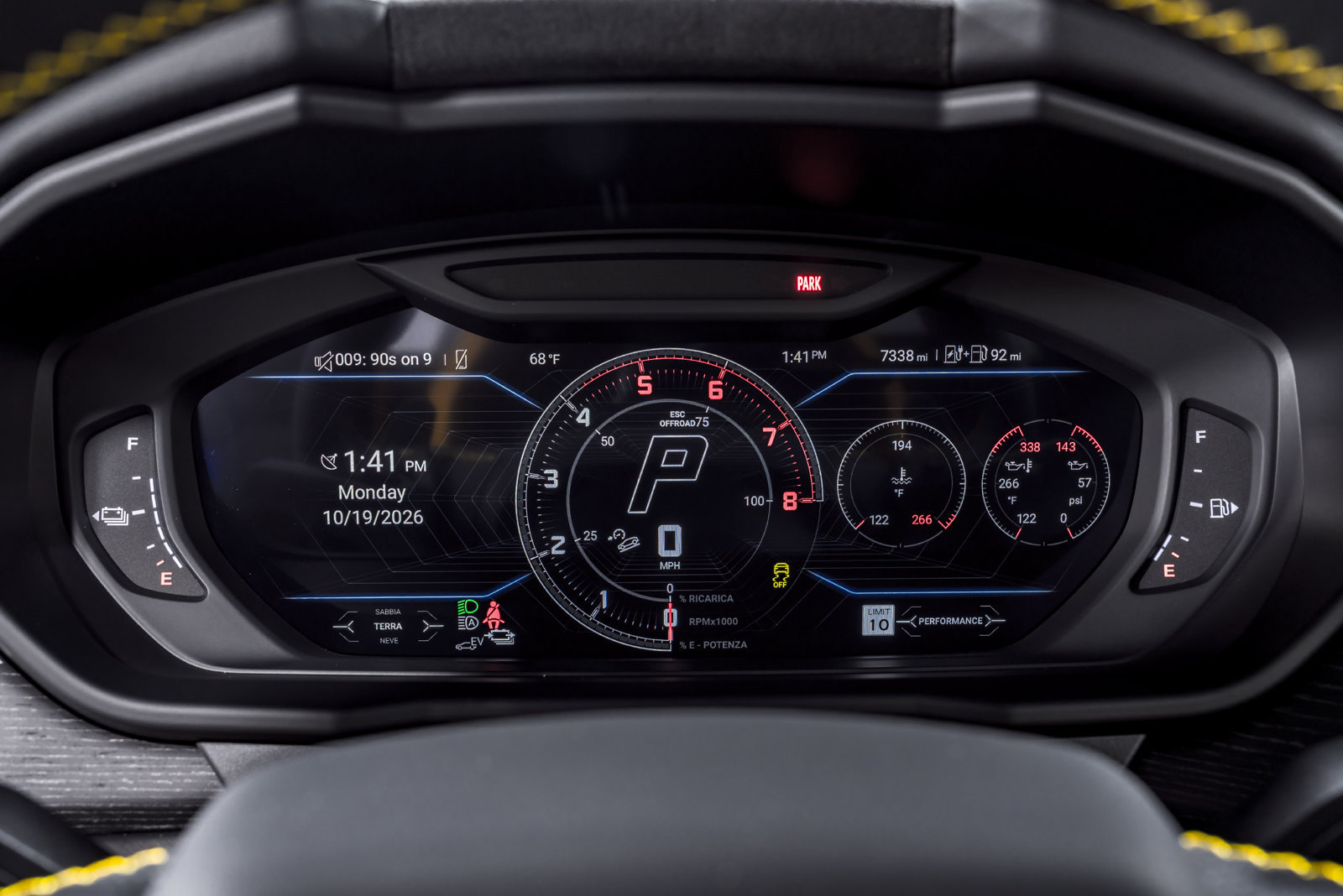 Used 2025 Lamborghini Urus SE AWD/4WD image 65