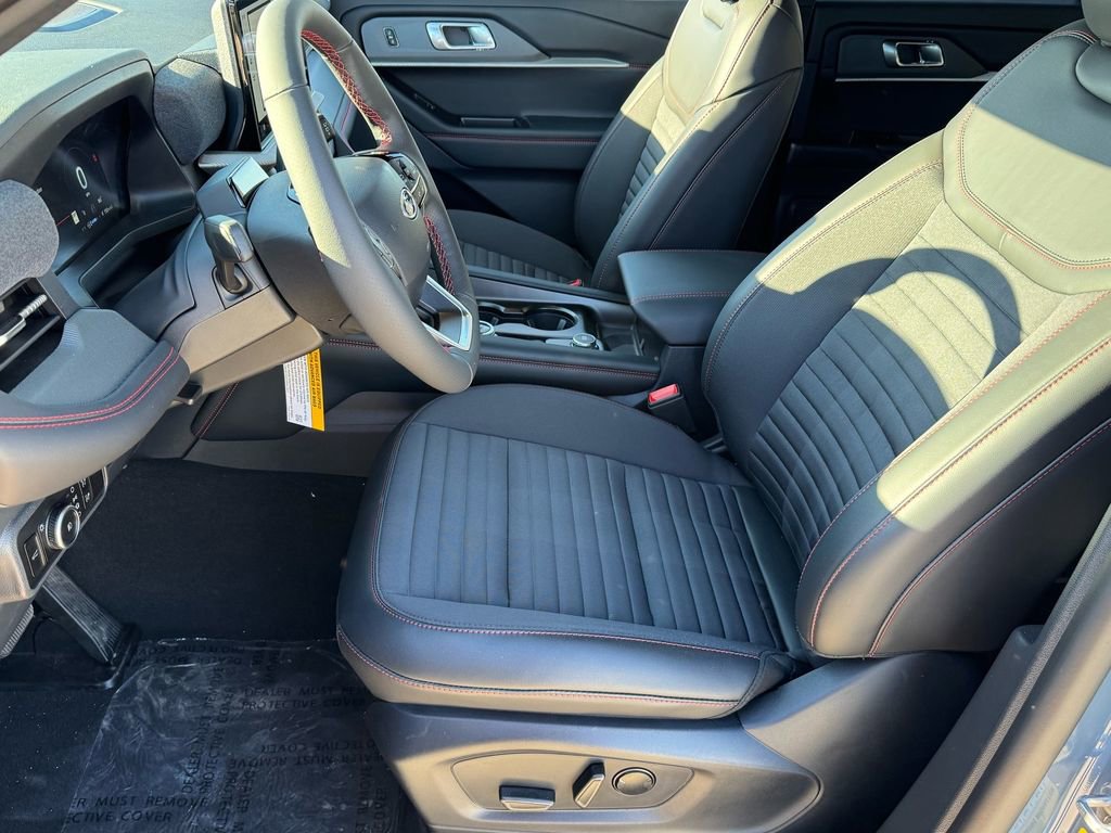 New 2026 Ford Explorer ST-Line w/ ST-Line Street Pack image 8