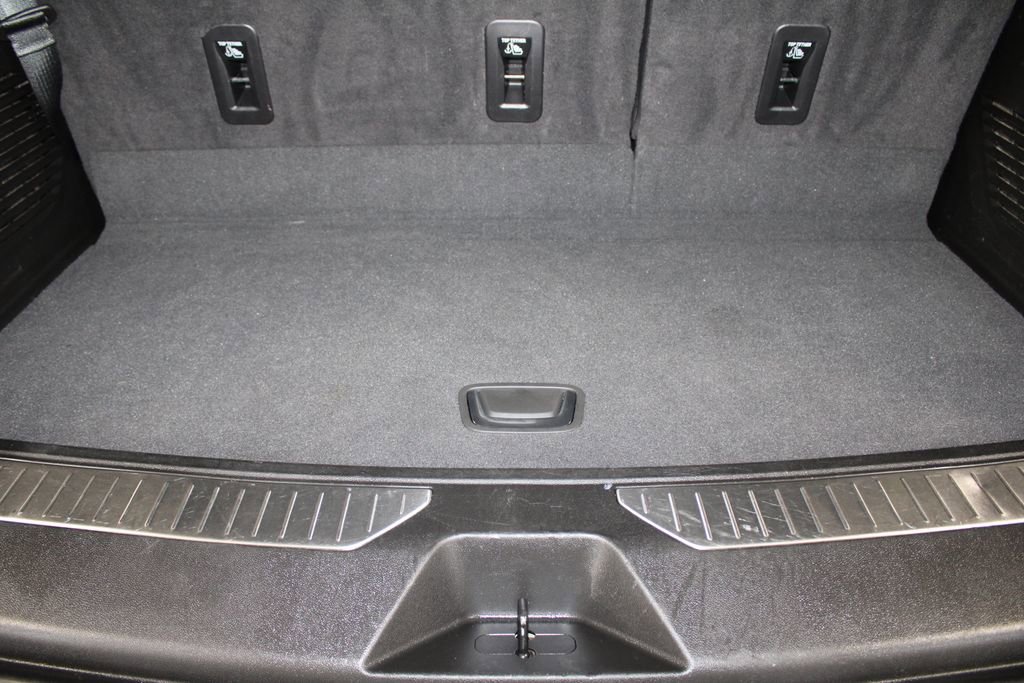 Used 2024 Chevrolet Tahoe Premier image 17