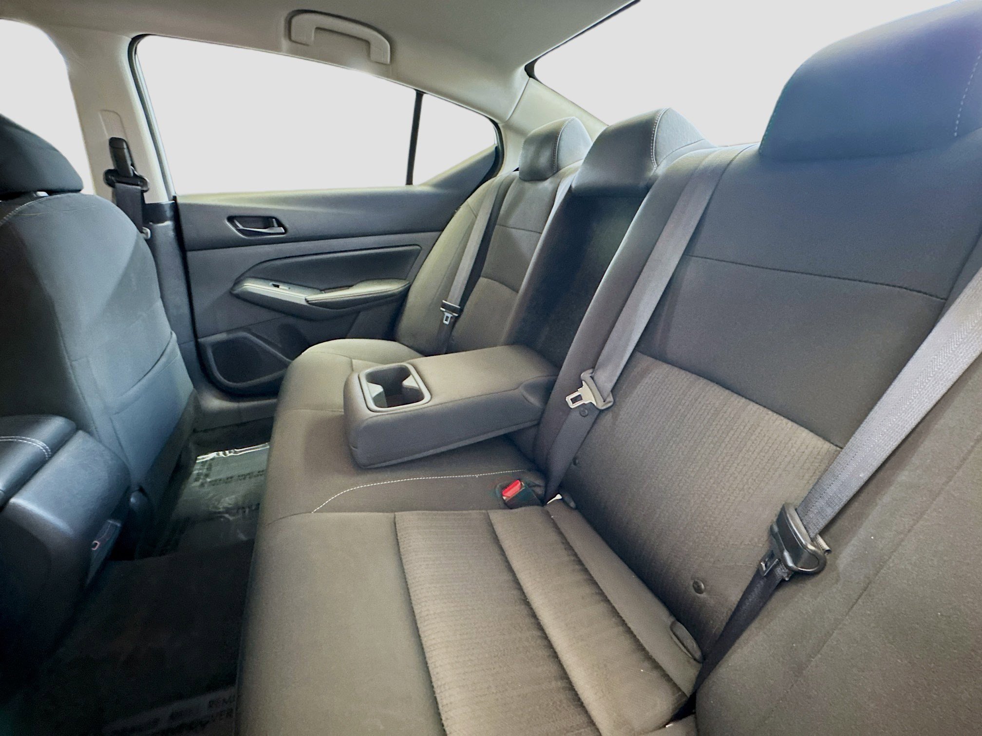 Used 2025 Nissan Altima 2.5 SV image 14