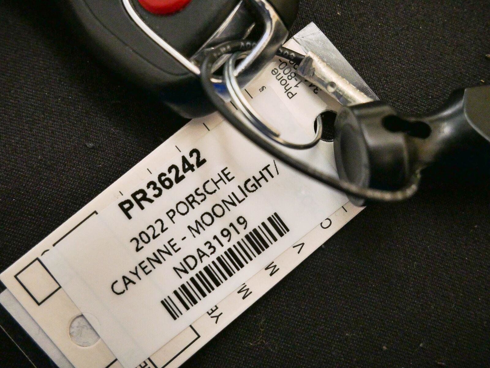 Certified 2022 Porsche Cayenne S Platinum AWD/4WD image 38