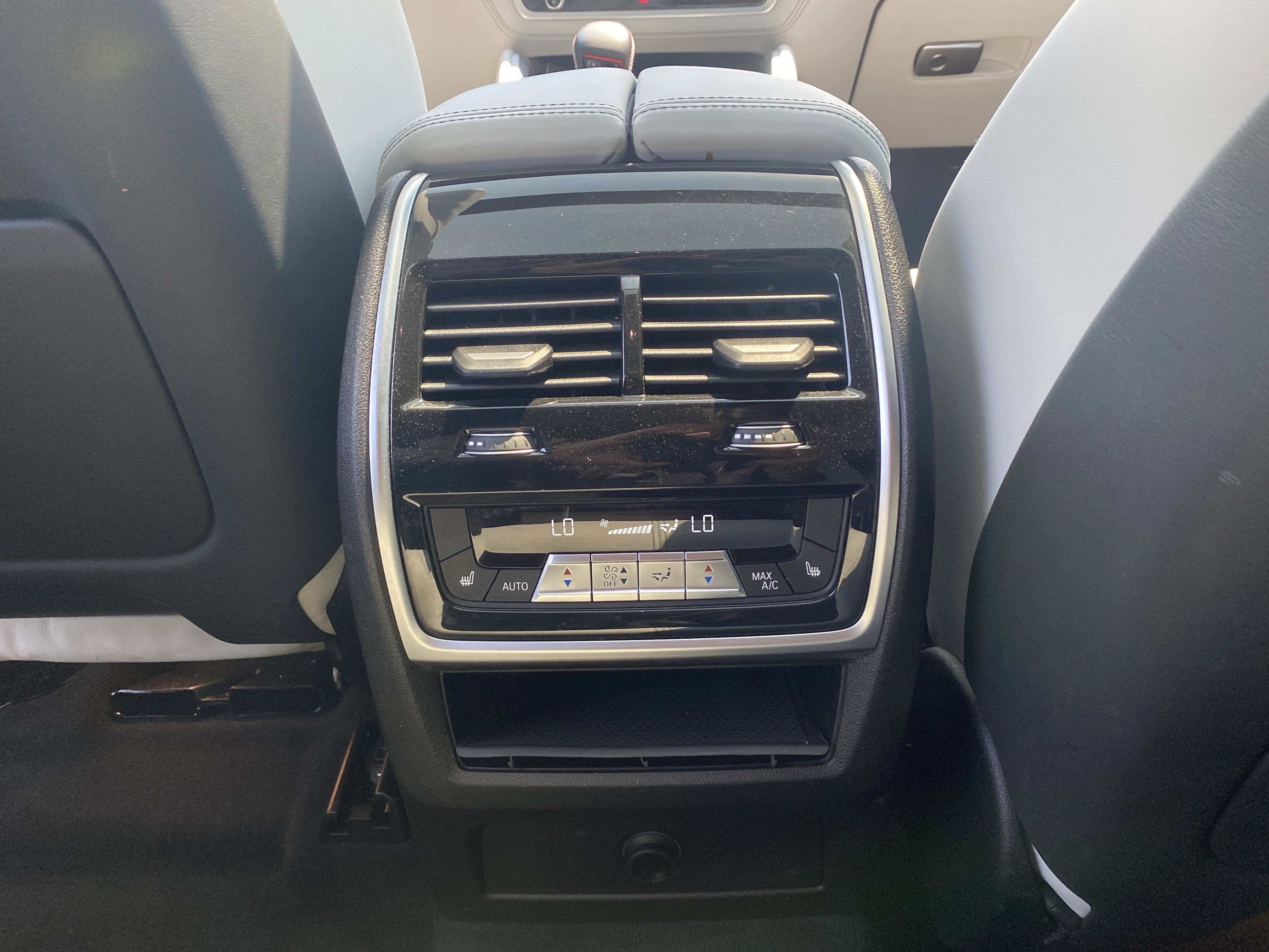 Used 2025 BMW X6 M Competition w/ Executive Package image 46