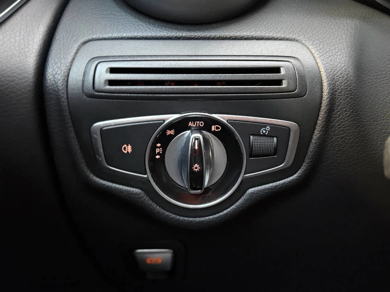 Used 2016 Mercedes-Benz GLC 300 GLC 300 4MATIC AWD 4dr SUV image 22