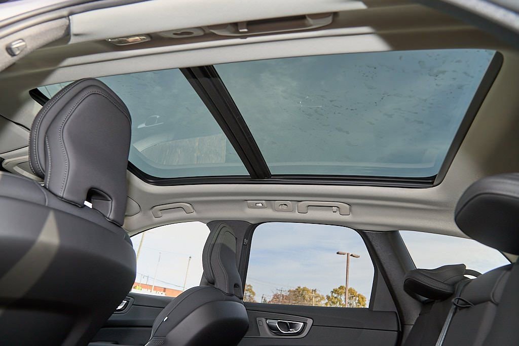 New 2026 Volvo XC60 B5 Plus w/ Protection Package Premier image 20