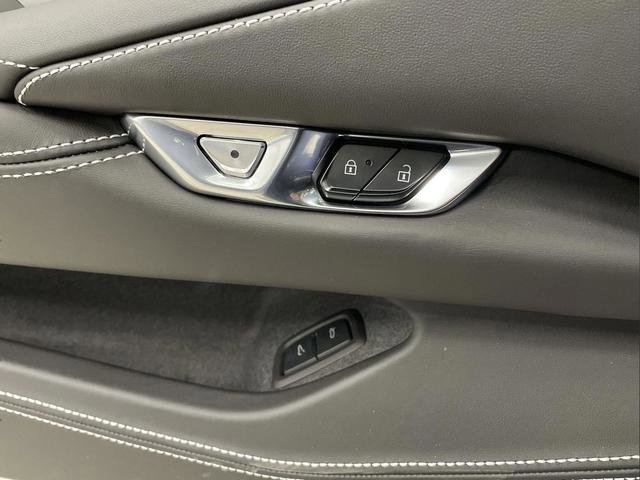 New 2025 Chevrolet Corvette Stingray Premium Cpe w/ Z51 Performance Package image 31