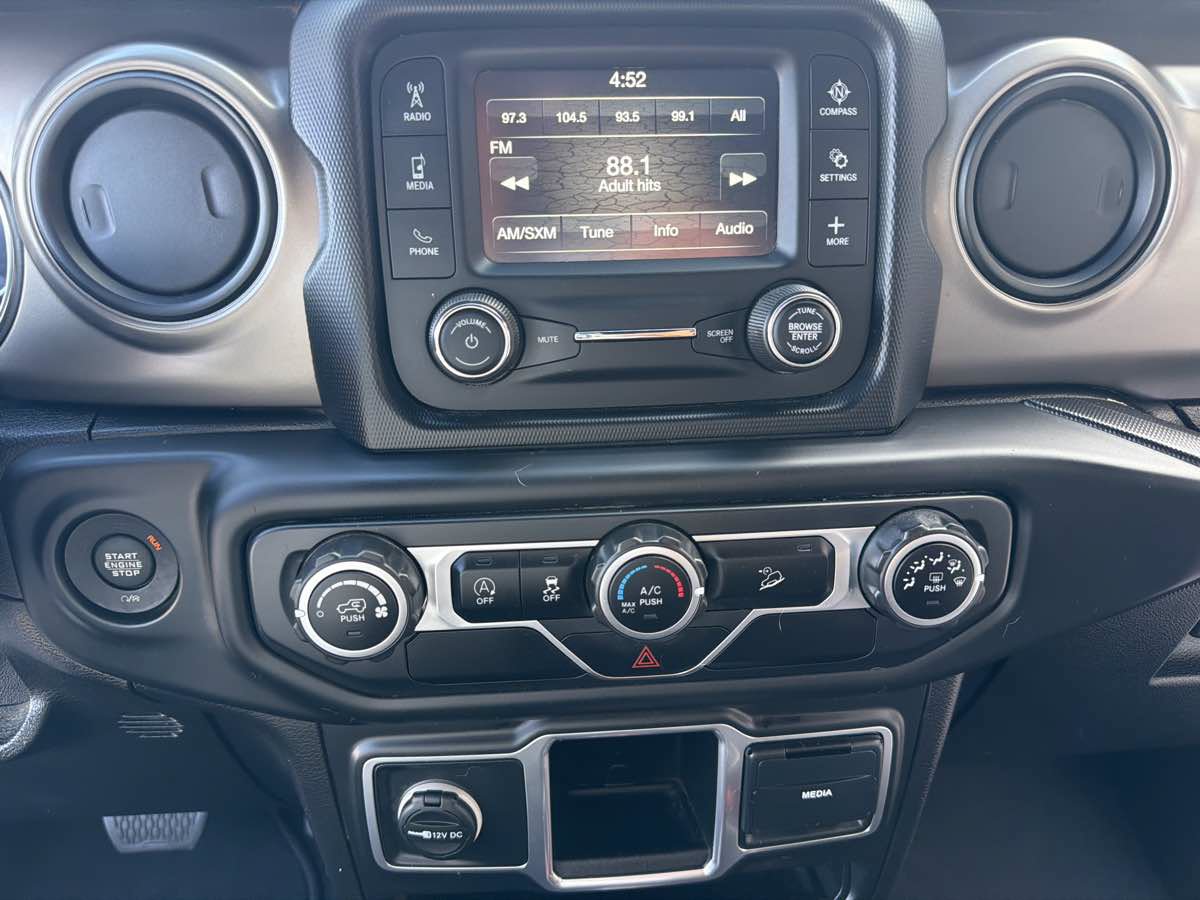 Used 2018 Jeep Wrangler Unlimited Sport AWD/4WD image 24