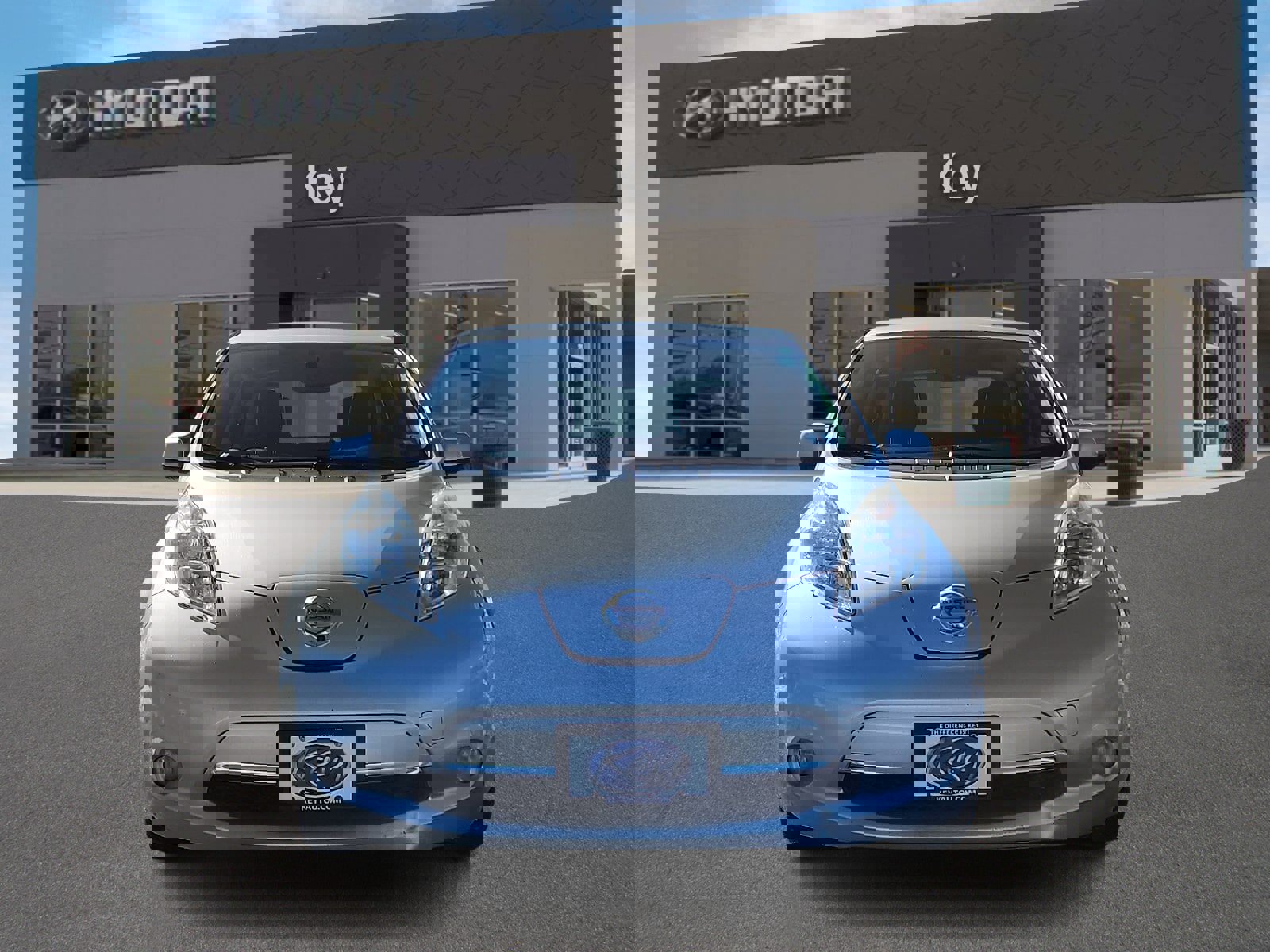 Used 2015 Nissan Leaf SL w/ Premium Package image 8