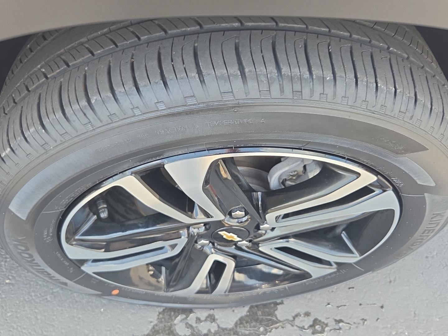 Used 2023 Chevrolet TrailBlazer LT FWD image 3