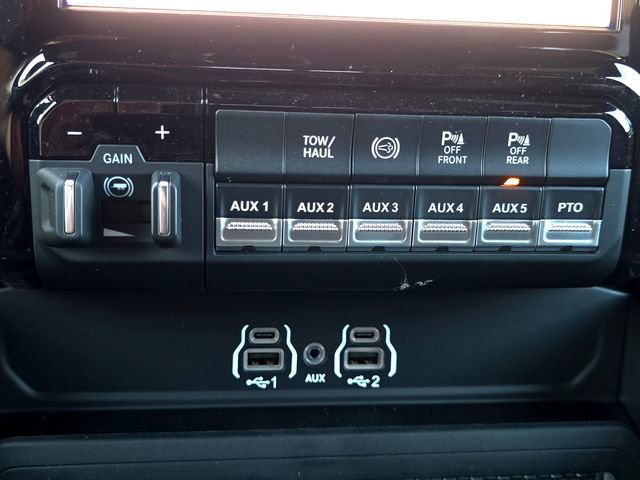 New 2026 RAM 3500 Big Horn w/ Laramie Trim Package AWD/4WD image 15