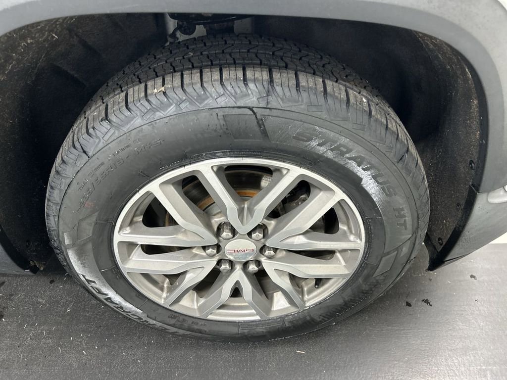 Used 2018 GMC Acadia SLE w/ Driver Alert Package I AWD/4WD image 8