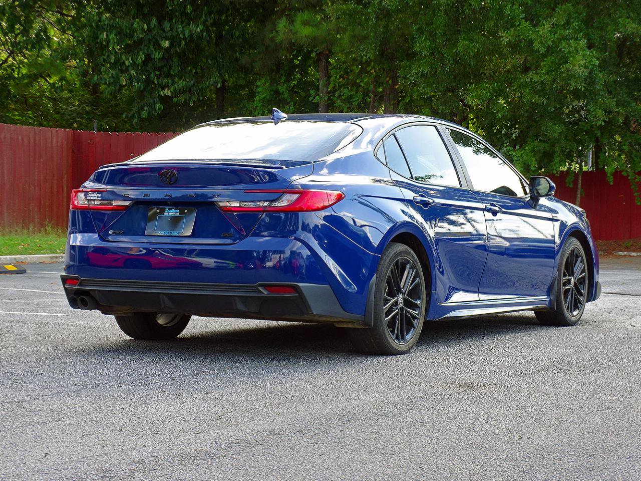 Used 2025 Toyota Camry SE w/ Convenience Package FWD image 10