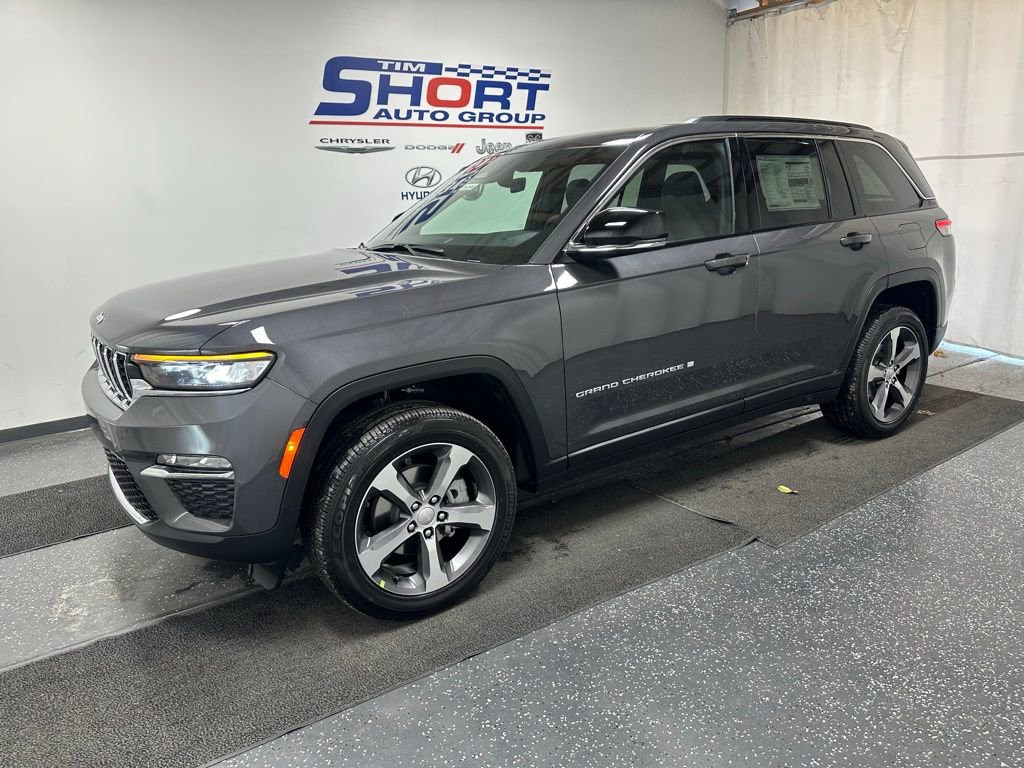 New 2025 Jeep Grand Cherokee Limited w/ Trailer Tow Package