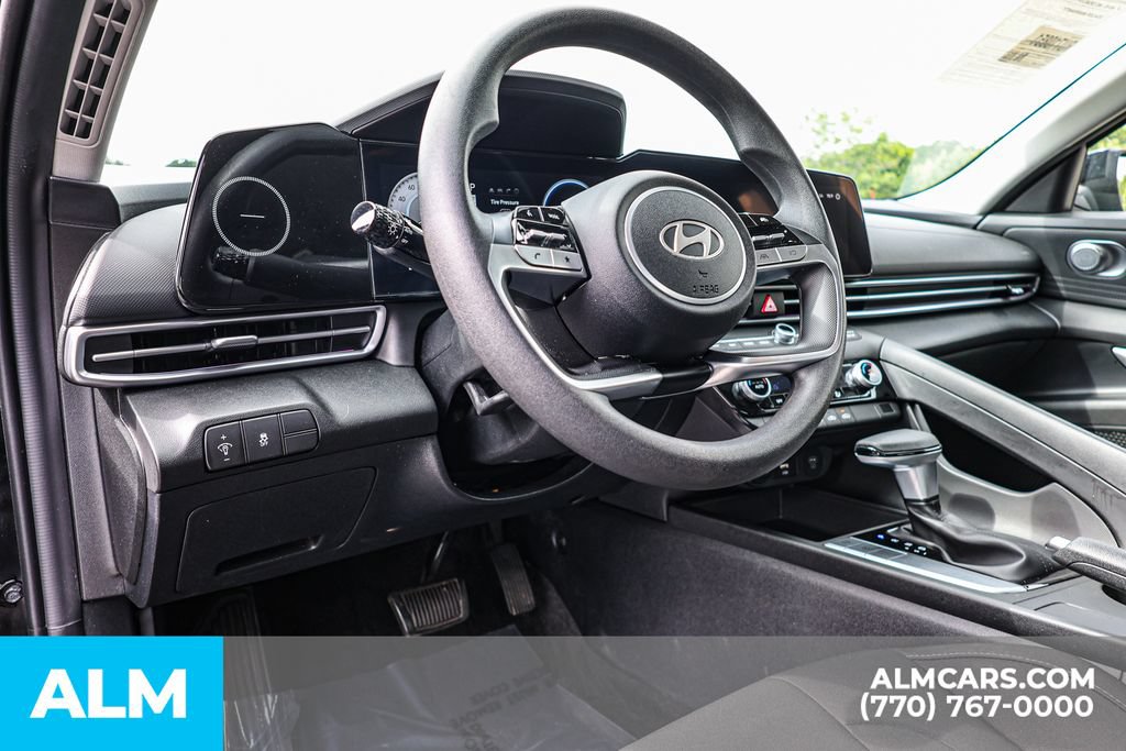 Used 2024 Hyundai Elantra SEL FWD image 24