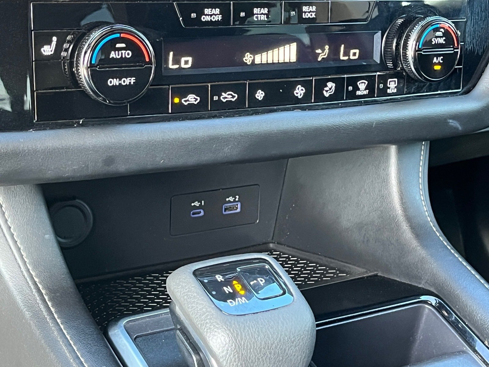 Used 2024 Nissan Pathfinder SV FWD image 27