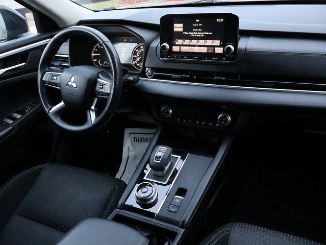 Used 2022 Mitsubishi Outlander ES image 14