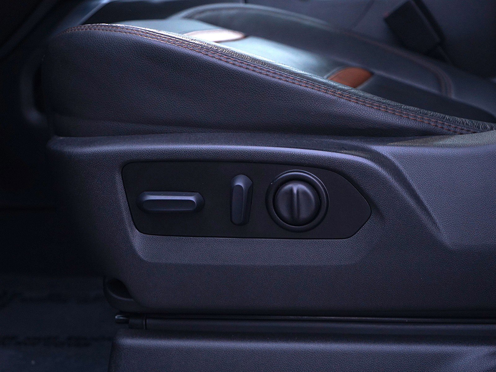 Used 2022 GMC Sierra 3500 AT4 w/ AT4 Preferred Package image 29