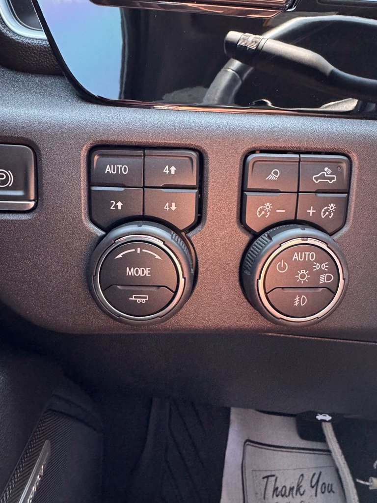 Used 2023 Chevrolet Silverado 1500 LTZ AWD/4WD image 26