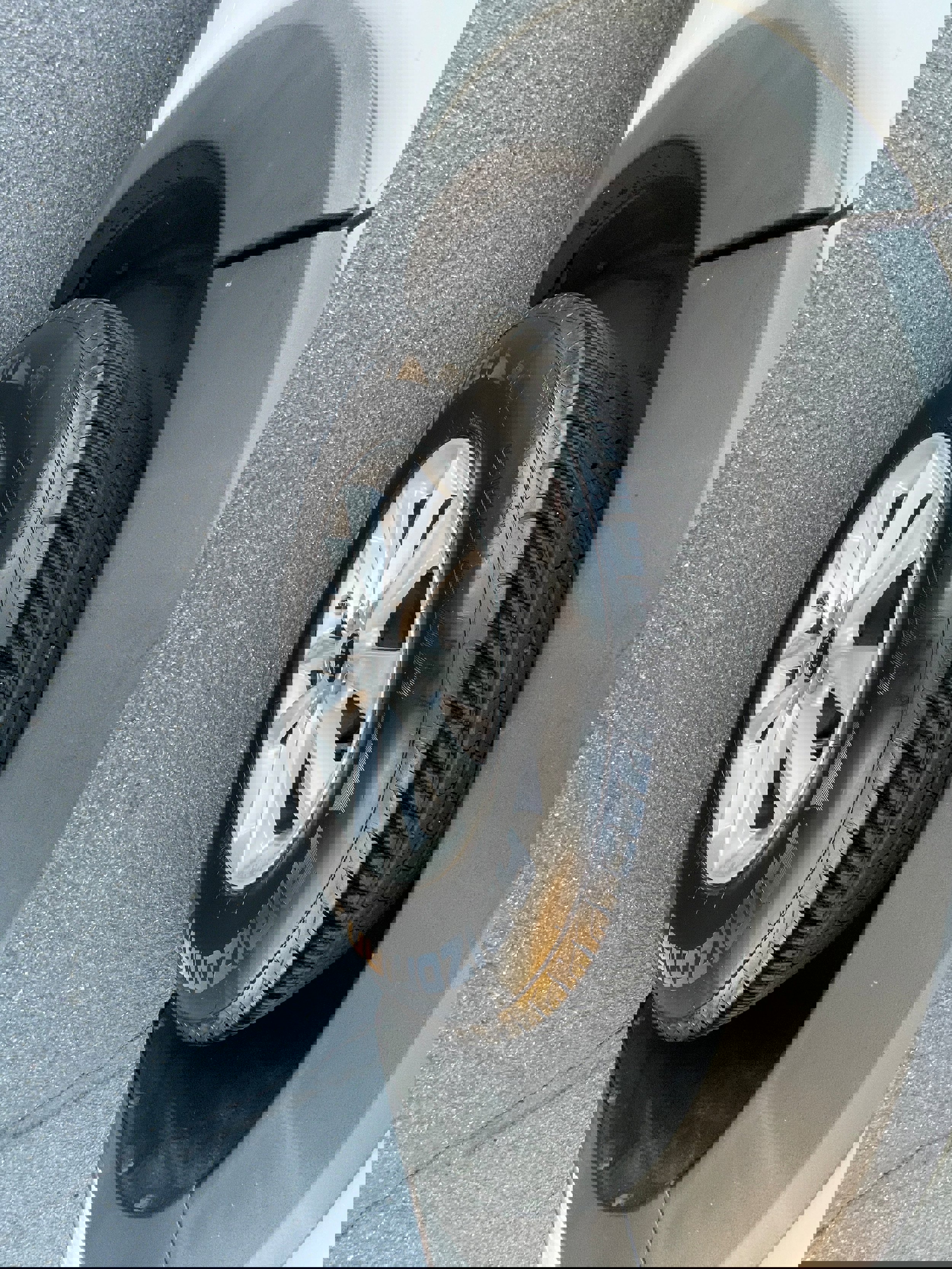 Used 2019 Kia Sorento LX image 11