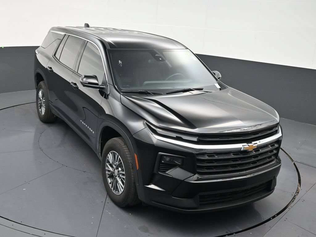 Used 2025 Chevrolet Traverse LT FWD image 17