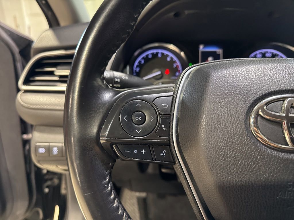 Used 2019 Toyota Camry SE w/ Convenience Package image 13