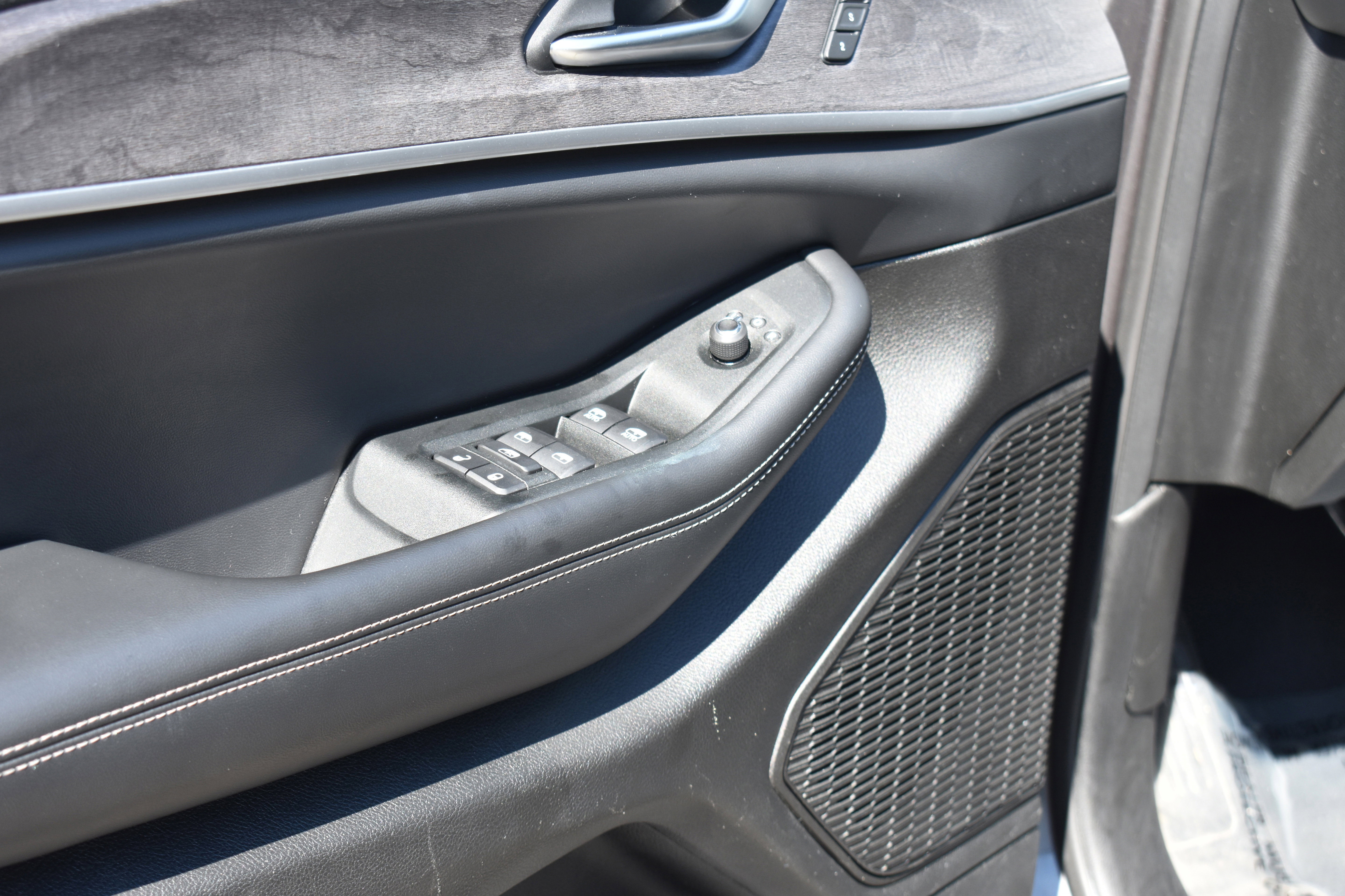 Used 2024 Jeep Grand Cherokee L Limited w/ Luxury Tech Group II image 25