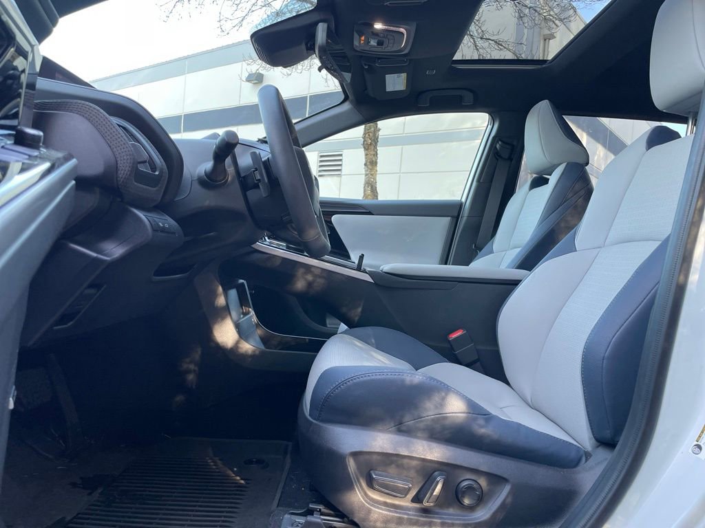 Used 2025 Subaru Solterra Touring w/ Touring Package image 19