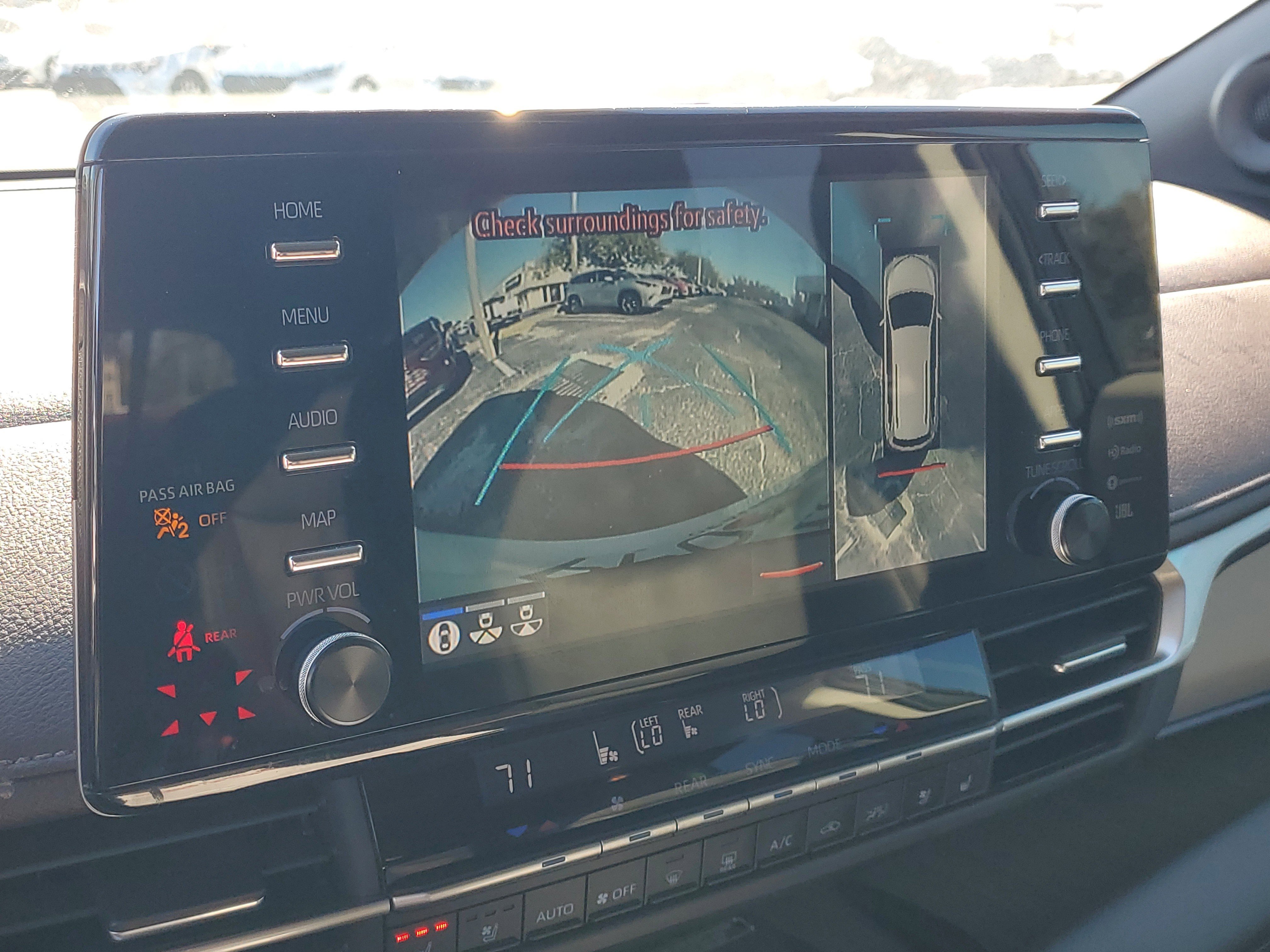 Used 2022 Toyota Sienna Platinum image 31