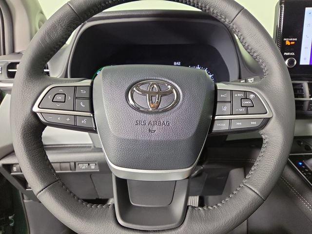 New 2026 Toyota Sienna XLE FWD image 22