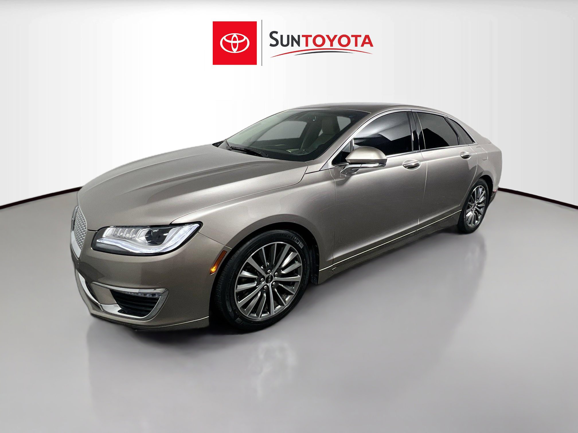 Used 2020 Lincoln MKZ w/ Convenience Package FWD image 9