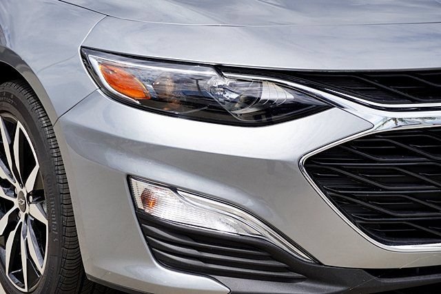 Used 2025 Chevrolet Malibu RS FWD image 12