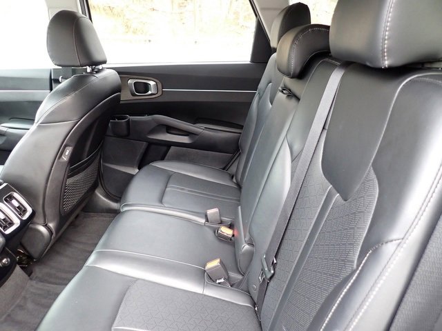 Used 2022 Kia Sorento S image 17