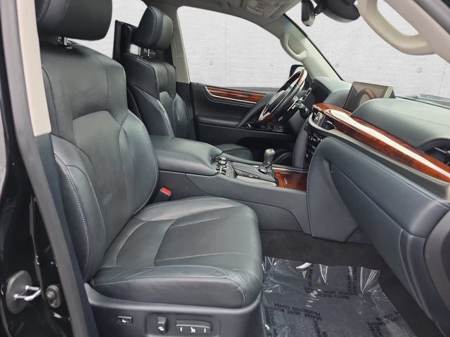 Used 2019 Lexus LX 570 4WD w/ Luxury Package image 10