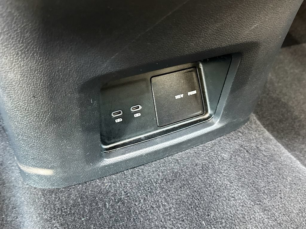 Used 2025 Volkswagen Atlas SE AWD/4WD image 31