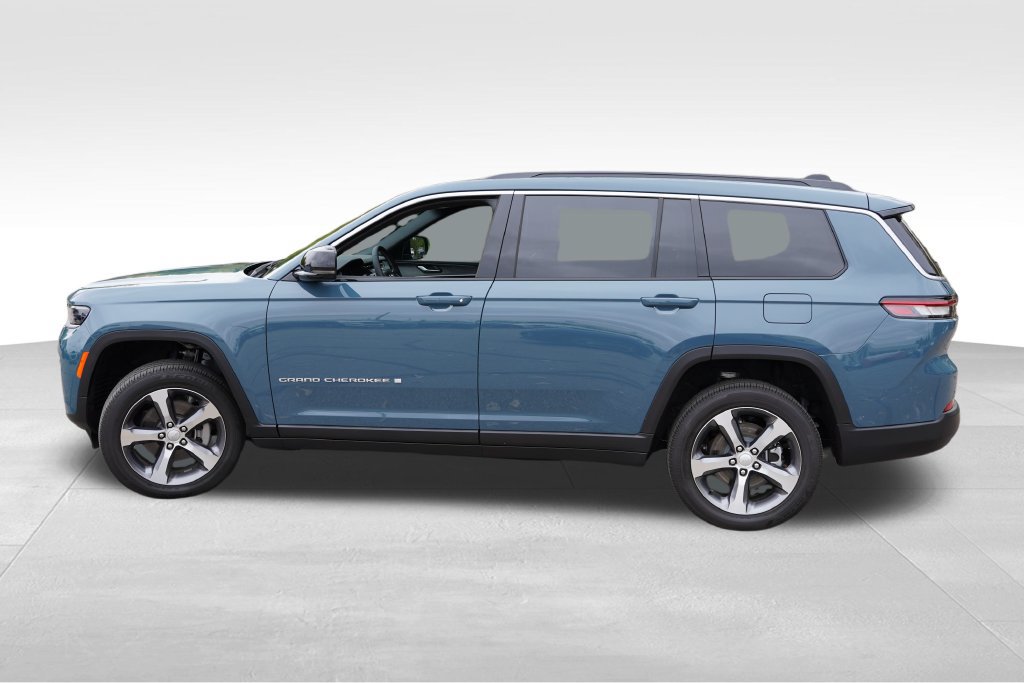 Used 2026 Jeep Grand Cherokee L Limited w/ Trailer Tow Package AWD/4WD image 9