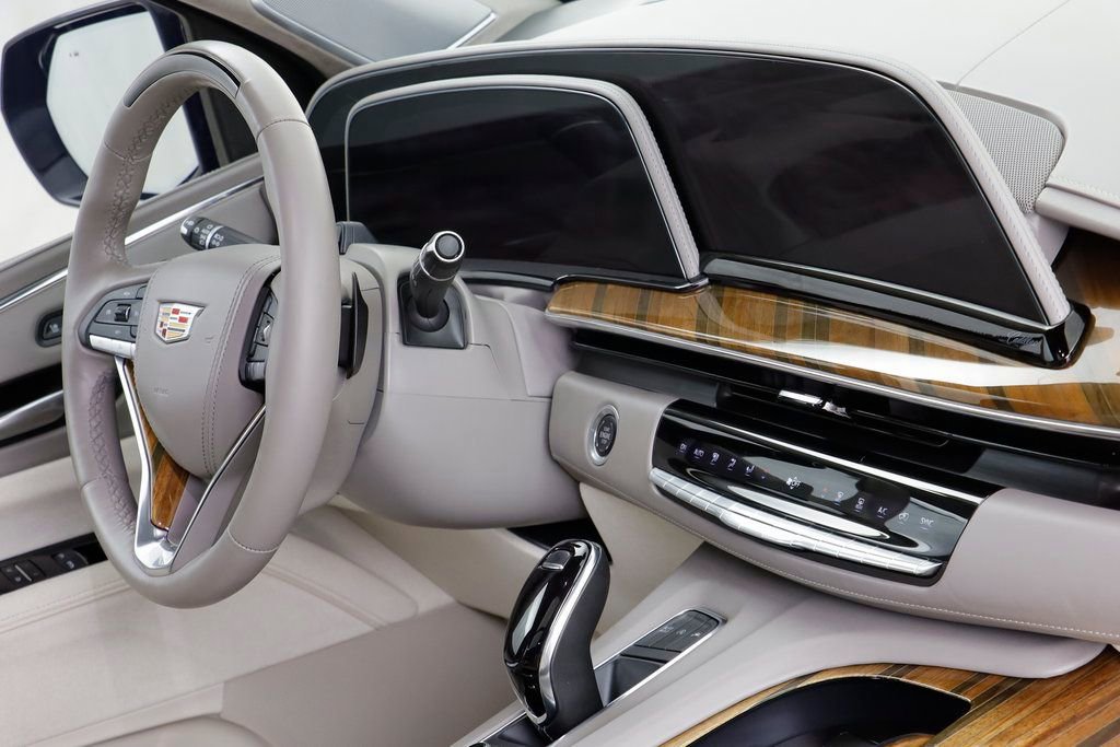 Used 2024 Cadillac Escalade Sport Platinum w/ LPO, ONYX Package image 26