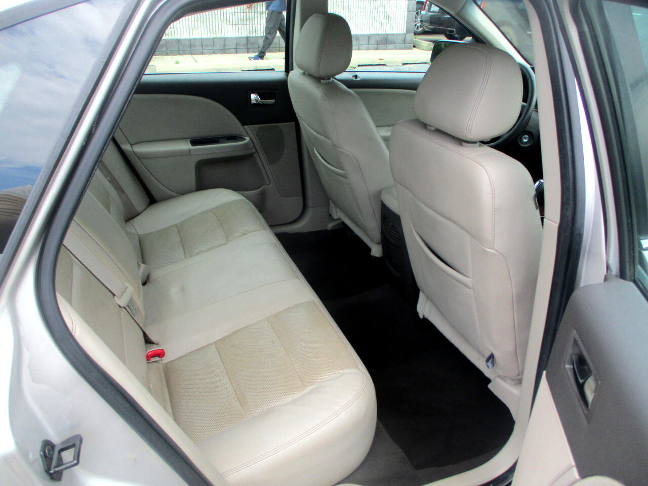 Used 2008 Ford Taurus SEL image 8