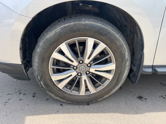 Used 2018 Nissan Pathfinder SV w/ SV Tech Package AWD/4WD image 9